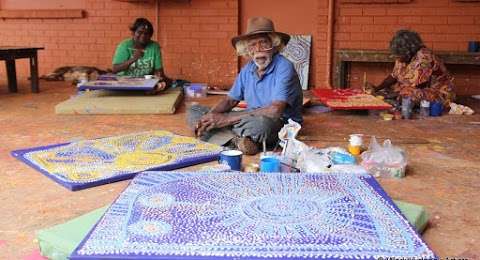 Photo: Warlukurlangu Artists Aboriginal Corporation